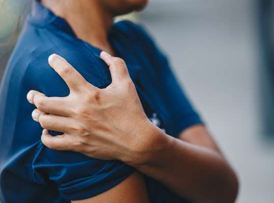 Ursachen für einen Riss der Rotatorenmanschette - Orthopädie in Düsseldorf