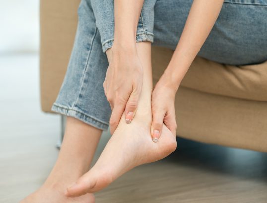 Beschwerden durch einen Senk-Spreizfuß - Orthopädie in Düsseldorf