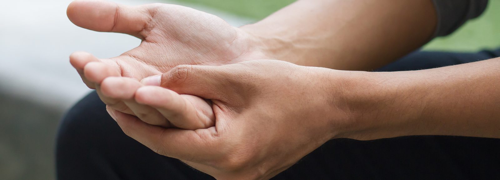 Schnellender Finger | Schnappfinger Behandlung | Orthopädie in Düsseldorf