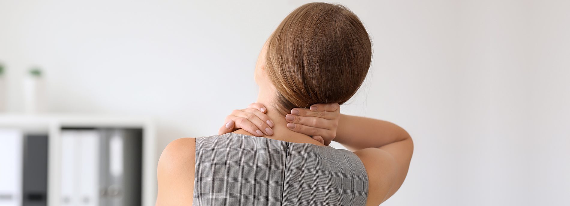Halswirbelsyndrom (HWS) Behandlung: Experten für Schulterschmerzen und Armschmerzen in Düsseldorf